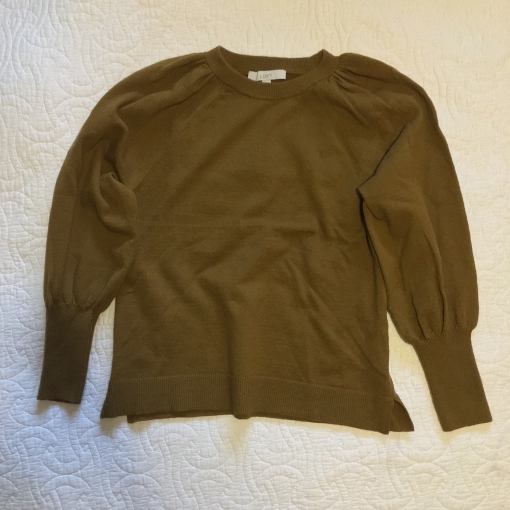 Loft sweater, gorgeous olive color, size M